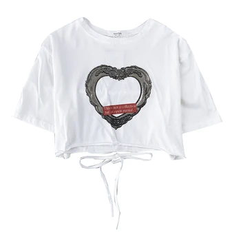 Лятна свободна бяла тениска с кръгло деколте и къси ръкави и принтом във формата на сърце с завязками хем